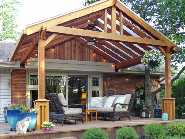 How to Get a Custom Pergola that Perfectly Fits Your Chicago Home